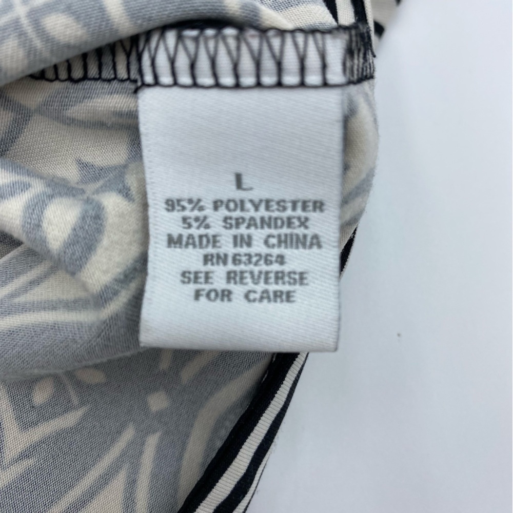 Yvos Black and White Graphic Print with Bell Sleeves- Large - Picture 3 of 7